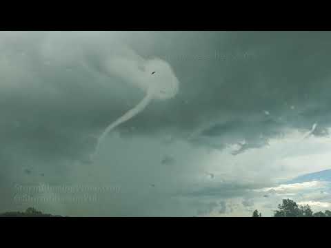 Storm Chaser Drives Up To Ellendale, MN Tornado And Debris – 8/13/2019