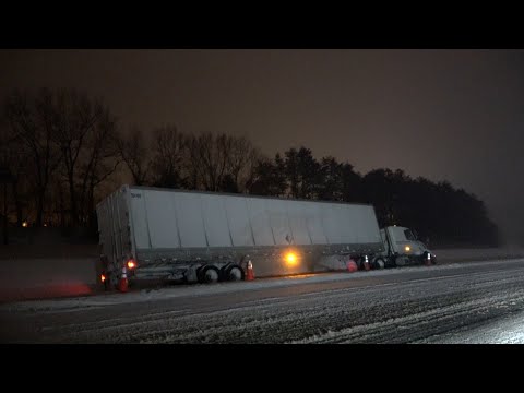 Winter Storm Traffic Chaos As Dozens Of Semi’s Stuck, Roanoke, VA – 1/16/2022