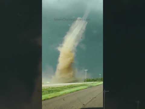 Close Range Tornado Crosses the Road!