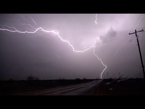 Kermit, Texas – Tornado Warned Storm With Vivid Lightning – 6/3/2022