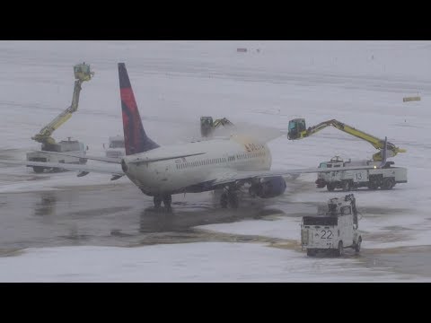 Twin Cities Morning Snow Aircraft Deicing and traffic headache – 12/9/2019