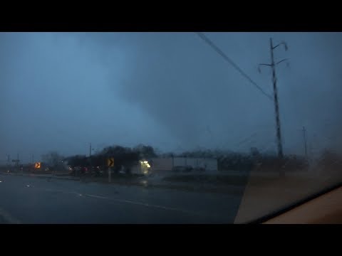 Gainesville, TX Tornado Warned Supercell Thunderstorms – 1/10/2020