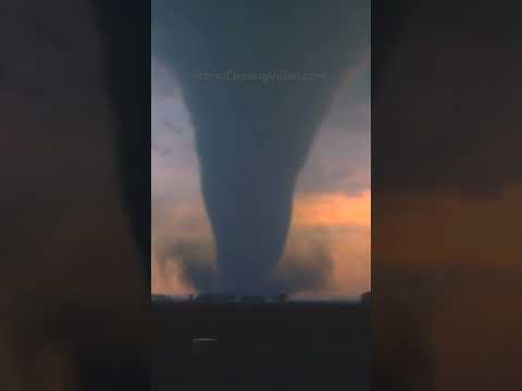 Insane Kansas tornado at sunset!