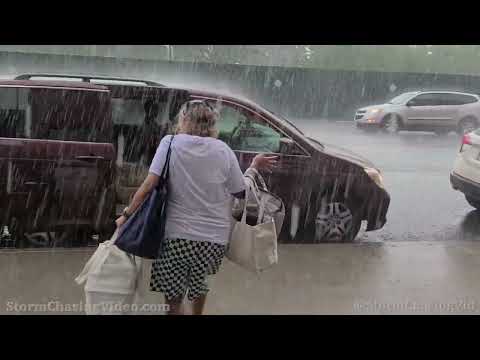 Queens New York Torrential Rain Soaks Shoppers – 5/28/2022