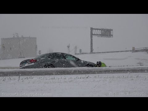 Fargo, North Dakota Snow with Plows and Accidents – 12/6/2022