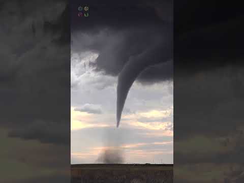Classic Cone Tornado – Sudan, Texas
