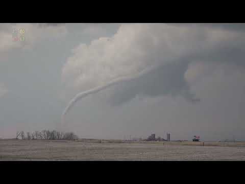 Amazing Tripoded view of the Pleasantville Iowa Tornado with Timelapse