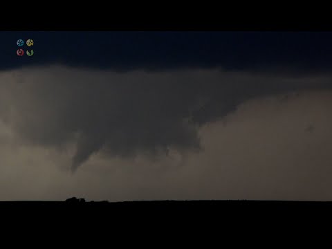 Wall Lake Iowa, Two Funnel Clouds and banded storm structure