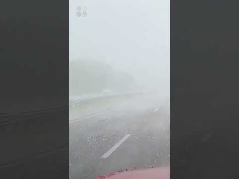 Huge hail storm whiteout causes danger for cars in Florida – April 26th 2023